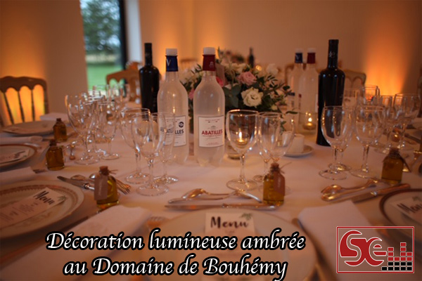 table de mariage sud evenements sonorisation mise en lumiere ambre domaine de bouhemy lieu de mariage decoration lumineuse ambre ambree orange sud landes solferino pays basque animations prestataires traiteur