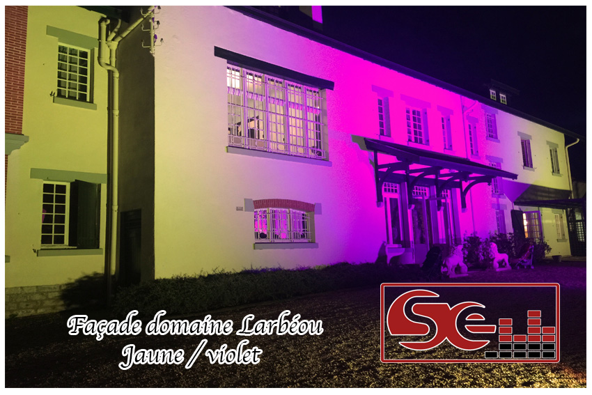 Facade jaune violet domaine larbéou