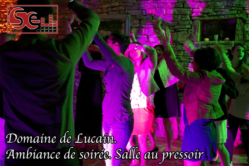 ambiance de soiree salle pressoir mariage domaine de lucain haut de gan